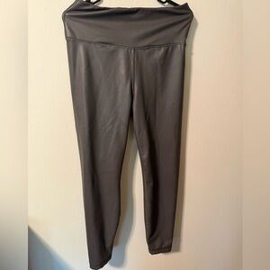 Yogalicious Gray Leggings with Elastic Waistband and Tapered Design